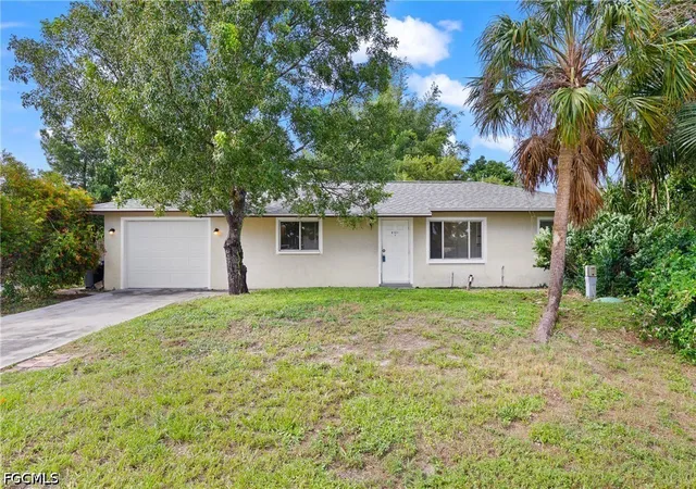 Photo 2 of Single family home for sale at 8121 Winged Ft Dr, Fort Myers, FL 33967 | MLS# 2026031084 | Listing updated on 2026-08-25
