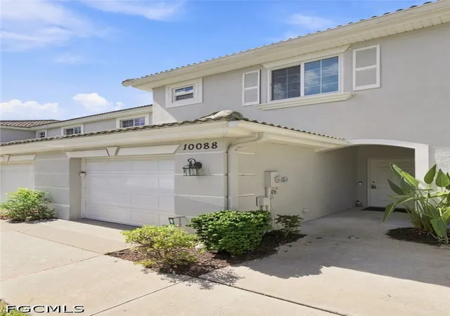 Photo 3 of Townhouse for sale at 10088 Pacific Pines Ave, Fort Myers, FL 33966 | MLS# 2026031194 | Listing updated on 2026-08-18
