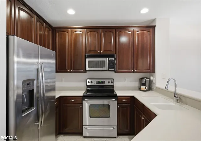 Photo 4 of Townhouse for sale at 10088 Pacific Pines Ave, Fort Myers, FL 33966 | MLS# 2026031194 | Listing updated on 2026-08-18