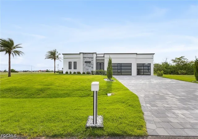 Photo 2 of Single family home for sale at 806 Nw 33rd Avenue, Cape Coral, FL 33993 | MLS# 2026031211 | Listing updated on 2026-08-30