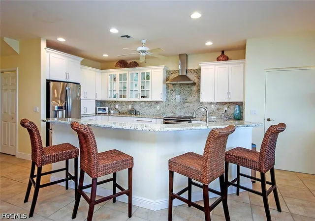 Listing Photo 3 - Condo for sale in building located at 5425 Shearwater Dr, Sanibel, FL 33957