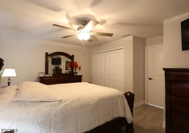 2nd image of 6069 Laurelwood Dr, Fort Myers, FL 33905