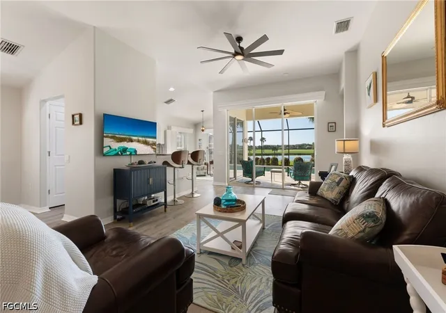 Photo 4 of Sale Pending at 10083 Oakhurst Way, Fort Myers, FL 33913 | MLS# 2026031475 | Listing updated on 2026-08-17