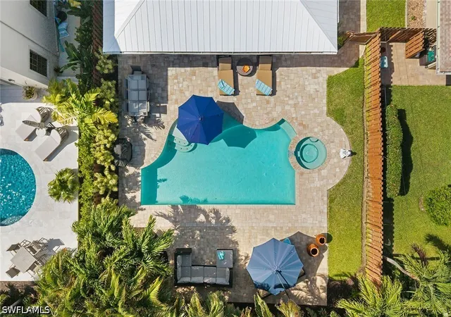 Photo 1 of Single family home for sale at 580 97th Avenue N, Naples, FL 34108 | MLS# 226026632 | Listing updated on 2026-08-26