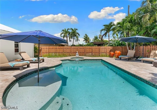 Photo 2 of Single family home for sale at 580 97th Avenue N, Naples, FL 34108 | MLS# 226026632 | Listing updated on 2026-08-26