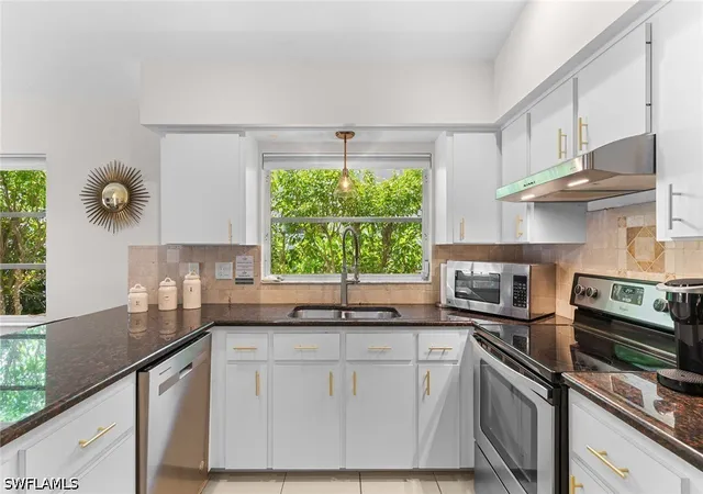 Photo 4 of Single family home for sale at 580 97th Avenue N, Naples, FL 34108 | MLS# 226026632 | Listing updated on 2026-08-26