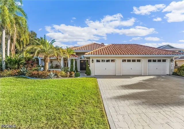 Photo 2 of Single family home for sale at 2318 Se 27th Street, Cape Coral, FL 33904 | MLS# 2026031639 | Listing updated on 2026-08-22