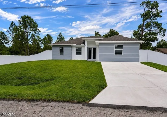 Photo 1 of Sale Pending at 914 5th Avenue, Lehigh Acres, FL 33972 | MLS# 2026031789 | Listing updated on 2026-08-22
