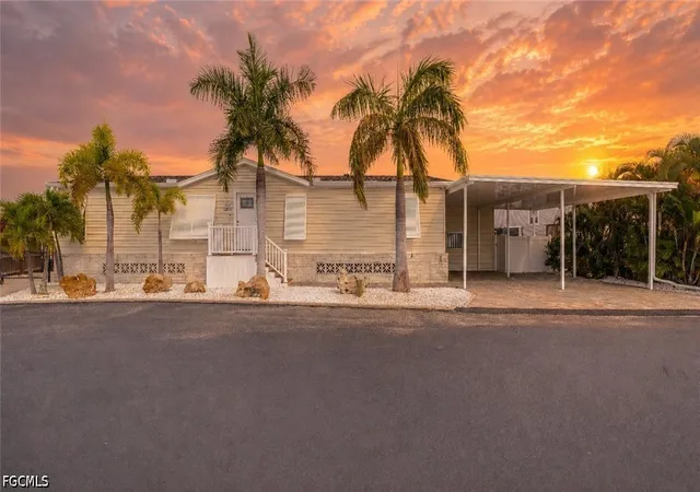 2nd image of 2941 Bowsprit Ln, Saint James City, FL 33956 | MLS# 2026031819