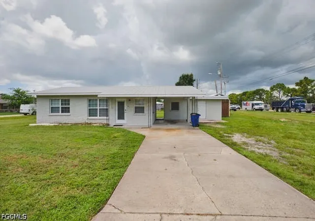 Photo 2 of Sale Pending at 1637 Piney Rd, North Fort Myers, FL 33903 | MLS# 2026031822 | Listing updated on 2026-08-20