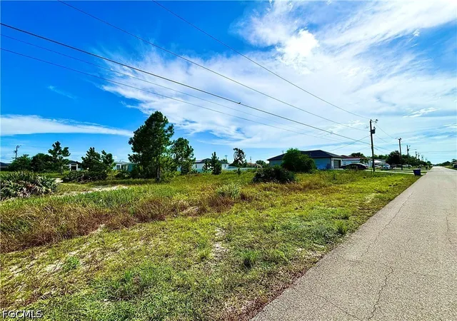 2nd image of 3215 32nd Street Sw, Lehigh Acres, FL 33976 | MLS# 2026031988