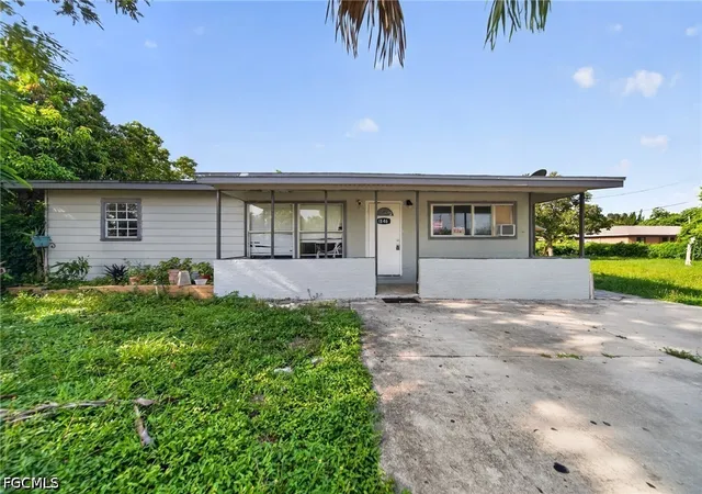 Photo 1 of Single family home for sale at 1846 Maple Dr, Fort Myers, FL 33907 | MLS# 2026031989 | Listing updated on 2026-08-26