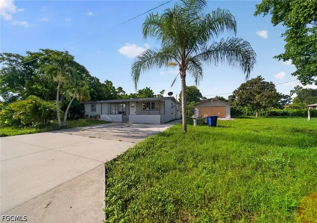 Photo 3 of Single family home for sale at 1846 Maple Dr, Fort Myers, FL 33907 | MLS# 2026031989 | Listing updated on 2026-08-26