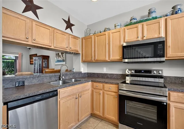 Photo 2 of Townhouse for sale at 8237 Pacific Beach Dr, Fort Myers, FL 33966 | MLS# 2026032098 | Listing updated on 2026-08-30