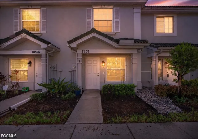 Photo 4 of Townhouse for sale at 8237 Pacific Beach Dr, Fort Myers, FL 33966 | MLS# 2026032098 | Listing updated on 2026-08-30