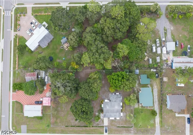 Photo 4 of Sale Pending at 507 Jefferson Ave W, Immokalee, FL 34142 | MLS# 2026032470 | Listing updated on 2026-08-26