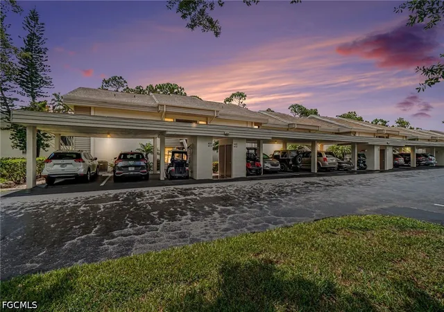 Listing Photo 2 - Condo for sale in building located at 5625 Trailwinds Dr, Fort Myers, FL 33907 - Unit #412