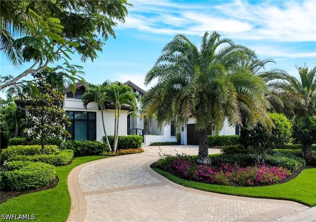 Photo 1 of Single family home for sale at 595 Regatta Rd, Naples, FL 34103 | MLS# 226027958 | Listing updated on 2026-08-15