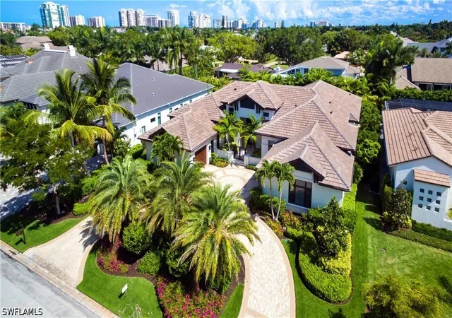 Photo 3 of Single family home for sale at 595 Regatta Rd, Naples, FL 34103 | MLS# 226027958 | Listing updated on 2026-08-15