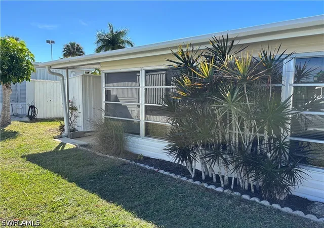 Photo 3 of Manufactured home for sale at 9 Jade Dr, Naples, FL 34114 | MLS# 226028050 | Listing updated on 2026-08-25