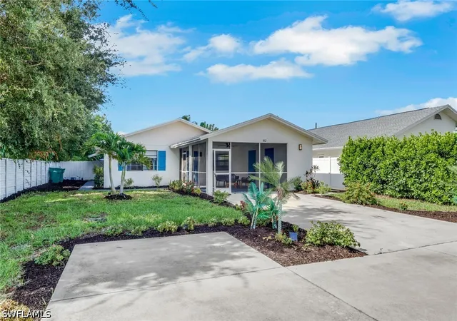 Photo 3 of Single family home for sale at 862 95th Avenue N, Naples, FL 34108 | MLS# 226027353 | Listing updated on 2026-08-30