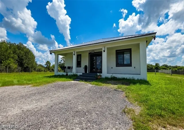 Photo 4 of Single family home for sale at 525 N Granja Ave, Clewiston, FL 33440 | MLS# 226025251 | Listing updated on 2026-08-24