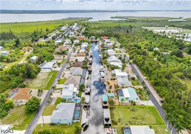 Photo 4 of Sale Pending at 3606 Pinetree Dr, Saint James City, FL 33956 | MLS# 2026032891 | Listing updated on 2026-08-26