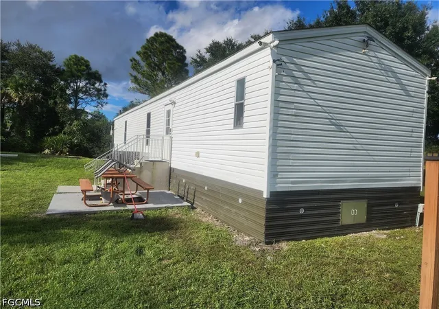 Photo 2 of Manufactured home for sale at 330 N Cabbage Palm St, Clewiston, FL 33440 | MLS# 2026032990 | Listing updated on 2026-08-21