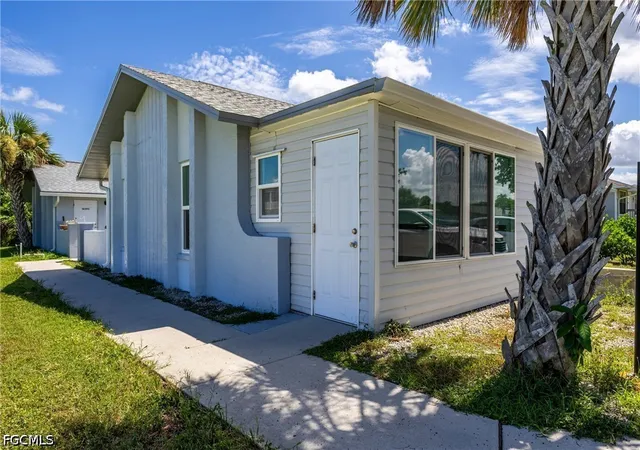 Photo 1 of Townhouse for sale at 16593 Davis Rd, Fort Myers, FL 33908 | MLS# 2026033209 | Listing updated on 2026-08-14
