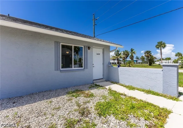 Photo 3 of Townhouse for sale at 16593 Davis Rd, Fort Myers, FL 33908 | MLS# 2026033209 | Listing updated on 2026-08-14