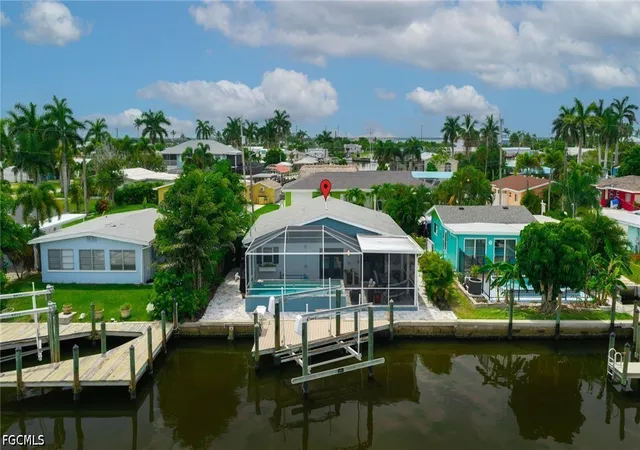 Photo 2 of Single family home for sale at 2574 Bayshore Dr, Matlacha, FL 33993 | MLS# 2026033260 | Listing updated on 2026-08-18