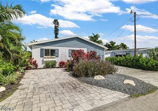 Photo 43 of Single family home for sale at 2574 Bayshore Dr, Matlacha, FL 33993 | MLS# 2026033260 | Listing updated on 2026-08-18