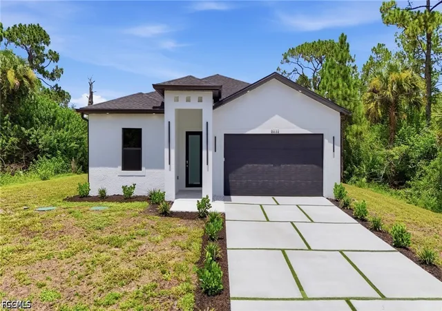 Photo 1 of Single family home for sale at 8032 Windswept Cir, Labelle, FL 33935 | MLS# 2026033342 | Listing updated on 2026-08-15