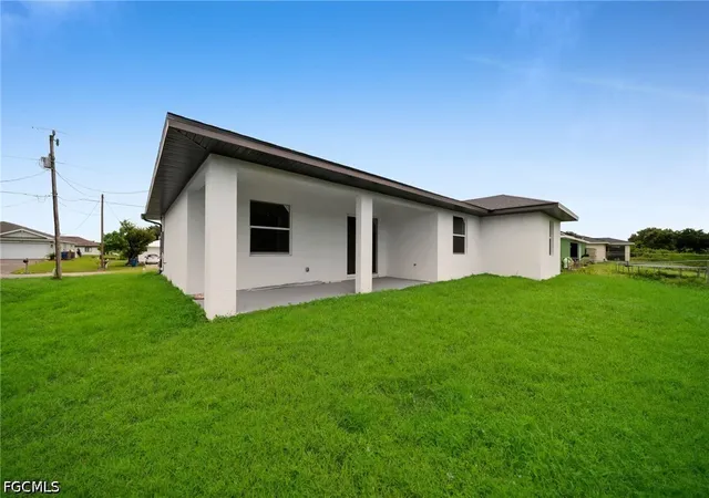 Photo 4 of Single family home for sale at 2805 26th Street SW, Lehigh Acres, FL 33976 | MLS# 2026033344 | Listing updated on 2026-08-21