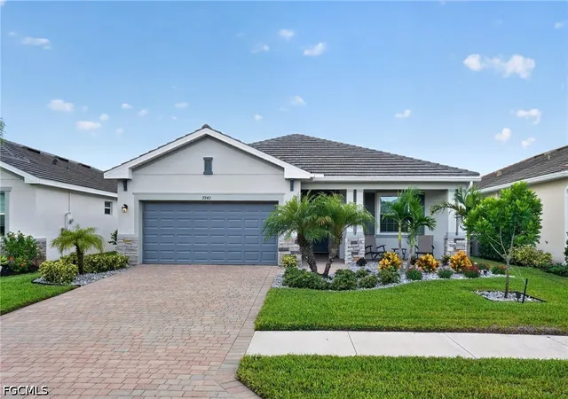Photo 2 of Single family home for sale at 3943 E Hampton Cir, Alva, FL 33920 | MLS# 2026033402 | Listing updated on 2026-08-28