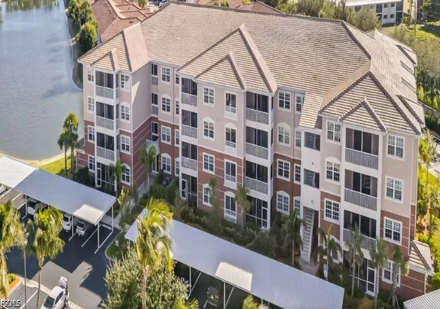 Listing Photo 2 - Condo for sale in building located at 15901 Royal Pointe Ln, Fort Myers, FL 33908 - Unit #202
