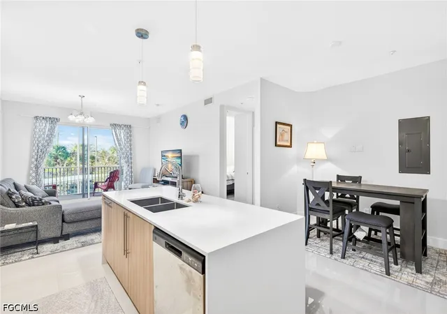 Listing Photo 4 - Condo for sale in building located at 15901 Royal Pointe Ln, Fort Myers, FL 33908 - Unit #202