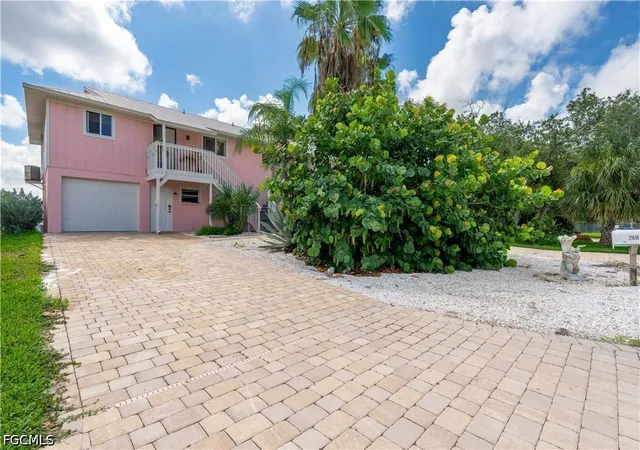 Photo 4 of House for sale at 21691/693 Indian Byp Dr, Fort Myers Beach, FL 33931 | MLS# 2026033476 | Listing updated on 2026-08-21