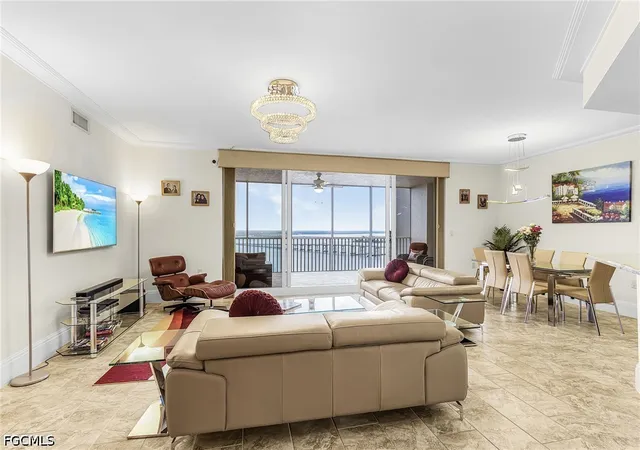 Listing Photo 4 - Condo for sale in building located at 2104 W First St, Fort Myers, FL 33901 - Unit #1802