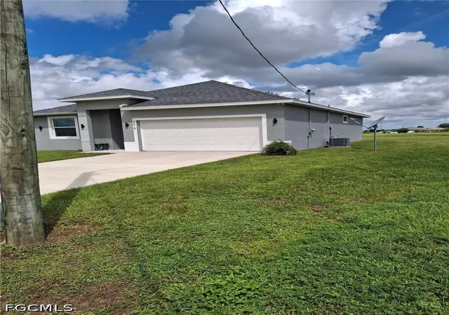 Photo 2 of Single family home for sale at 9019 E Broad Ct, Labelle, FL 33935 | MLS# 2026033521 | Listing updated on 2026-08-13