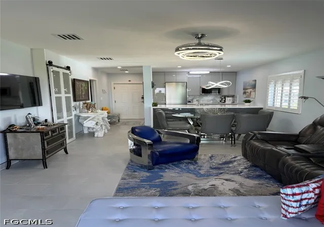Listing Photo 4 - Condo for sale in building located at 5220 Bonita Bch Rd Sw, Bonita Springs, FL 34134 - Unit #401