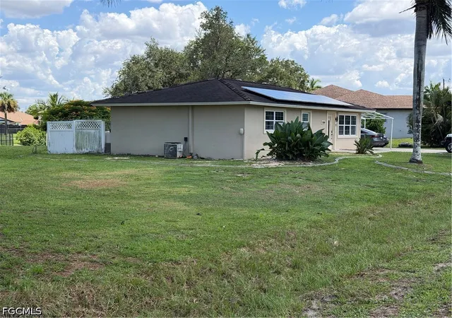Photo 2 of Sale Pending at 1398 Sunrise Dr, North Fort Myers, FL 33917 | MLS# 2026033743 | Listing updated on 2026-08-23