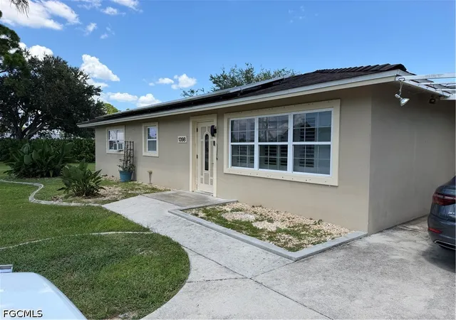 Photo 3 of Sale Pending at 1398 Sunrise Dr, North Fort Myers, FL 33917 | MLS# 2026033743 | Listing updated on 2026-08-23