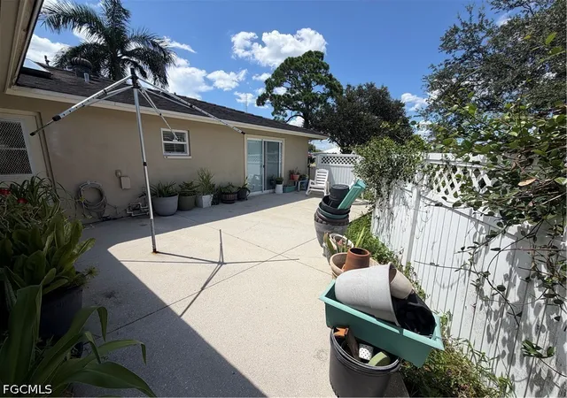 Photo 4 of Sale Pending at 1398 Sunrise Dr, North Fort Myers, FL 33917 | MLS# 2026033743 | Listing updated on 2026-08-23