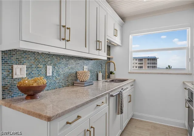 Listing Photo 5 - Condo for sale in building located at 25710 Hickory Blvd, BONITA SPRINGS, FL 34134
