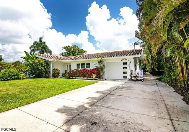 Photo 1 of Single family home for sale at 1300 Thompson St, North Fort Myers, FL 33903 | MLS# 2026033833 | Listing updated on 2026-08-27