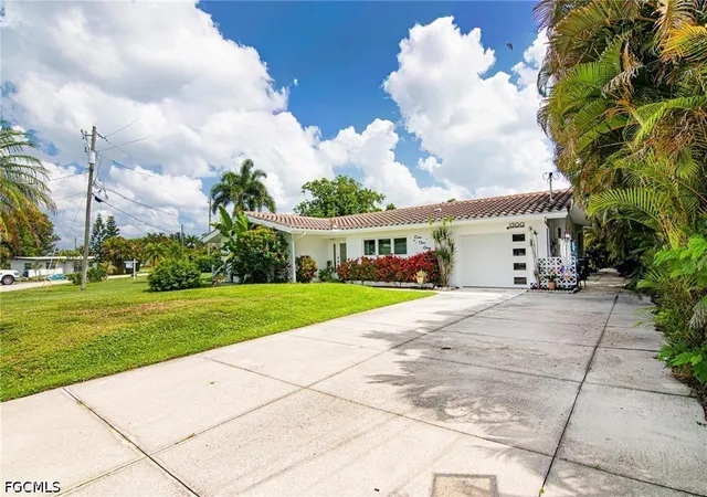Photo 2 of Single family home for sale at 1300 Thompson St, North Fort Myers, FL 33903 | MLS# 2026033833 | Listing updated on 2026-08-27