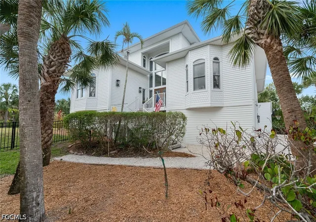 Photo 3 of Single family home for sale at 660 Anchor Dr, Sanibel, FL 33957 | MLS# 2026033866 | Listing updated on 2026-08-20