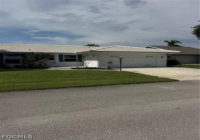 Photo 2 of Single family home for sale at 30 Maui Cir #30, Naples, FL 34112 | MLS# 2026033874 | Listing updated on 2026-08-27