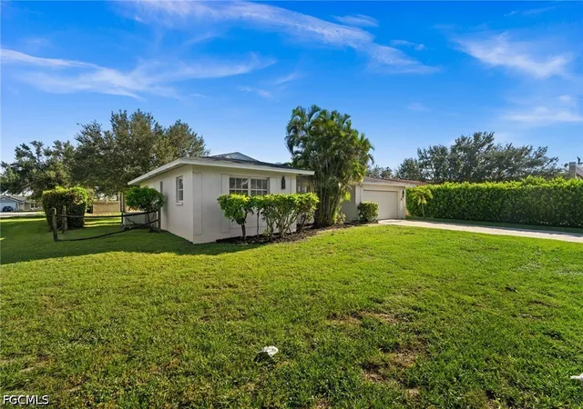Photo 2 of Sale Pending at 1614 Ne 6th Terrace, Cape Coral, FL 33909 | MLS# 2026033922 | Listing updated on 2026-08-19